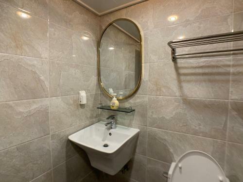 Hostal J-honor Guesthouse