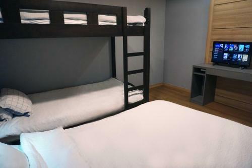 Hostal J-honor Guesthouse