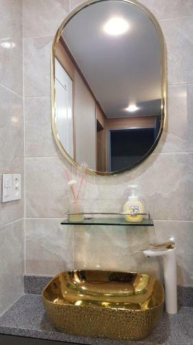 Hostal J-honor Guesthouse