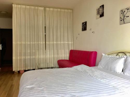 Zhongguancun Daocaoren Apartment