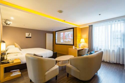 Beijing Red Hotel