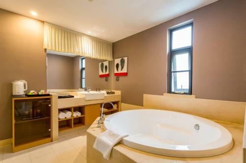 Beijing Red Hotel