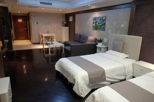 Ring Service Apartment No.8 On The East