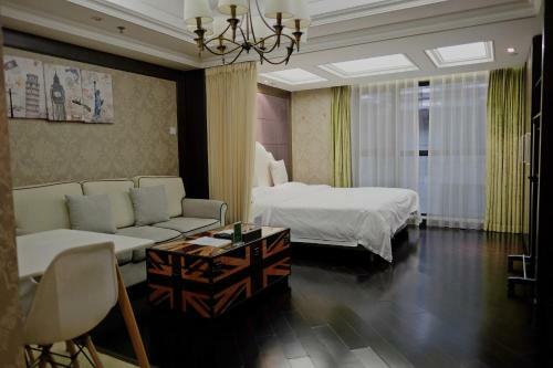 Ring Service Apartment No.8 On The East