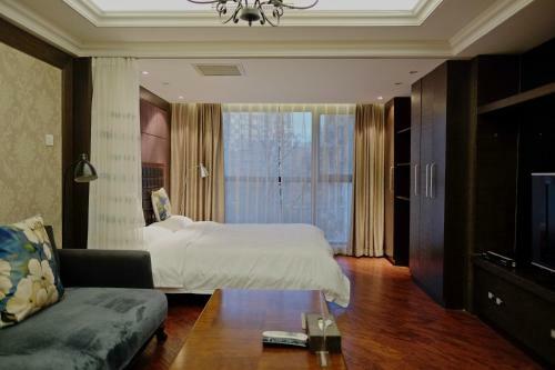 Ring Service Apartment No.8 On The East