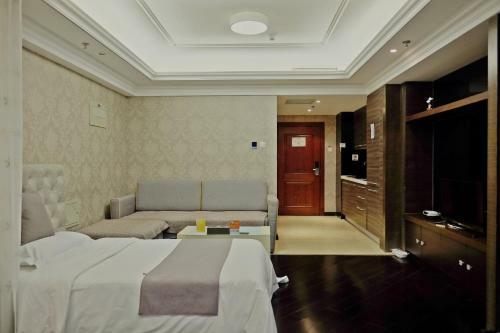 Ring Service Apartment No.8 On The East