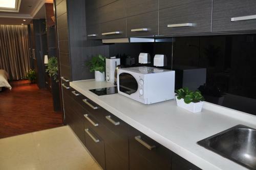 Ring Service Apartment No.8 On The East