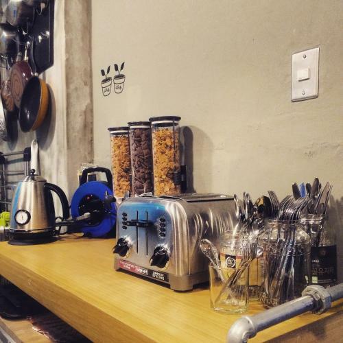Hostal Twotwo House