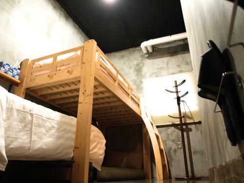 Hostal Twotwo House