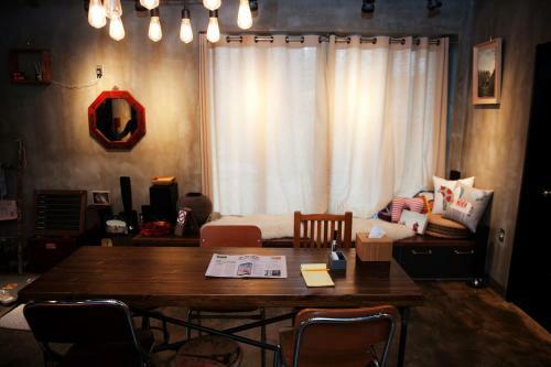 Hostal Twotwo House