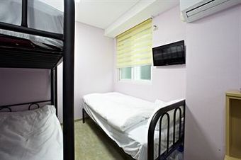 Rainbow Hostel Myeongdong