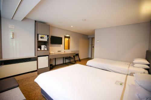 Savoy Hotel Myeongdong