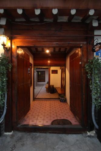 Hostal Icos Guesthouse 1 (female Only)