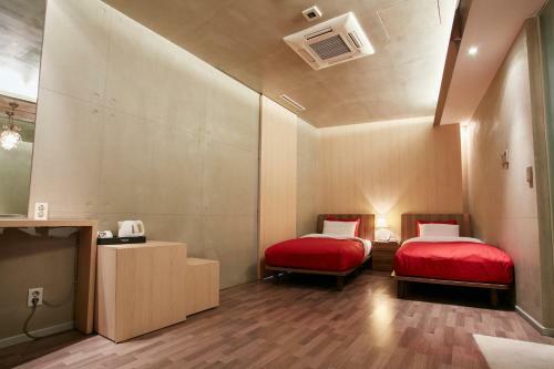 Tria Business & Boutique Hotel