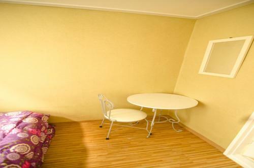Hostal Kimchee Sinchon Guesthouse