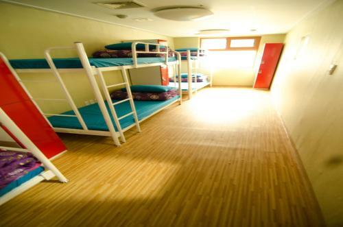 Hostal Kimchee Sinchon Guesthouse