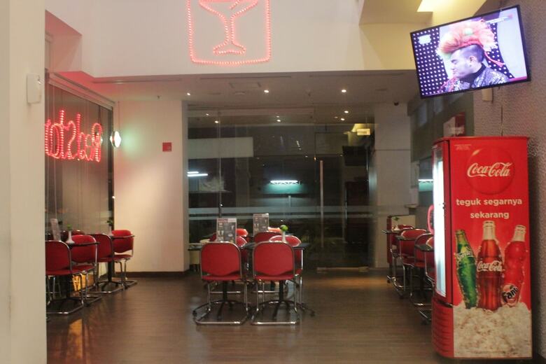 Redstar Hotel