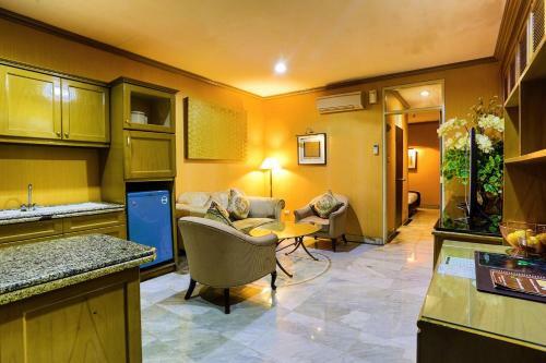 John's Pardede International Hotel