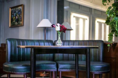 John's Pardede International Hotel