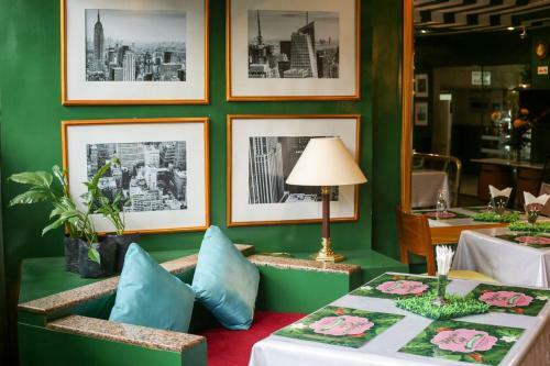 John's Pardede International Hotel