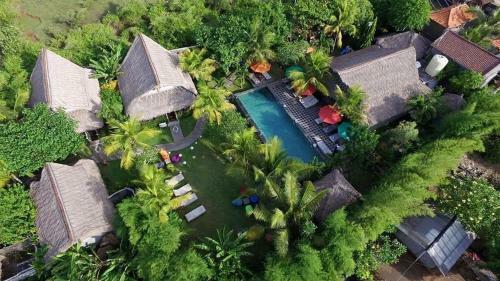 Flower Bud Bungalow Balangan