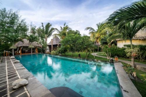 Flower Bud Bungalow Balangan