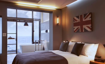 Hotel Jay & Chloe