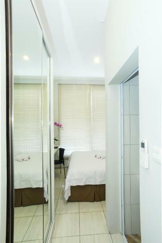 Hostal Topaz Residence