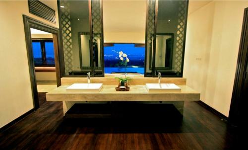 Awanti Villa