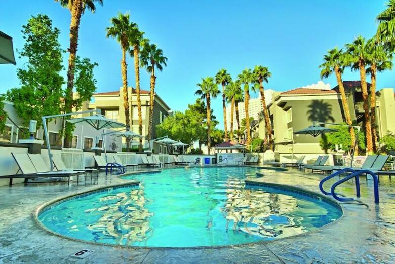 Hotel Desert Rose Resort