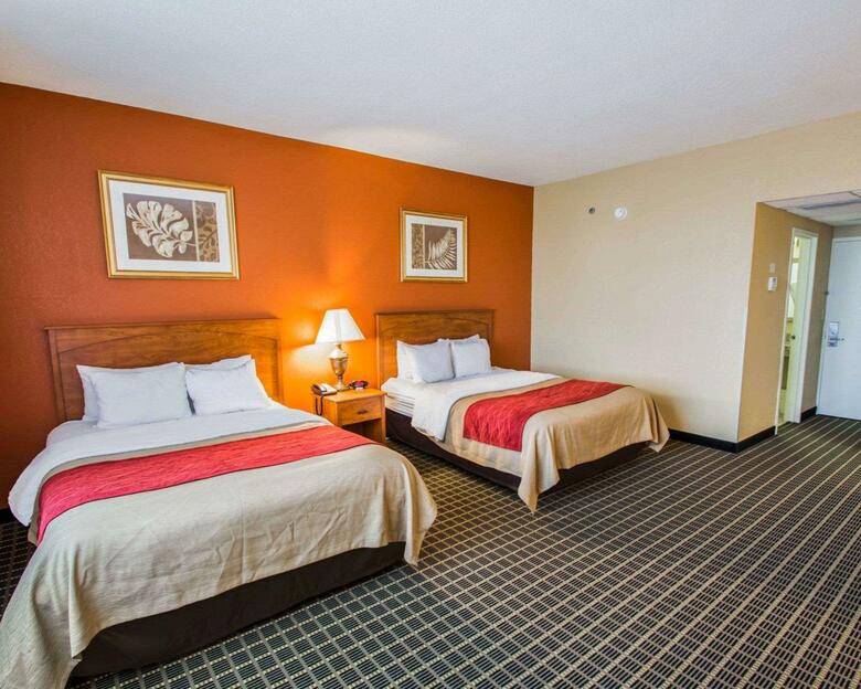 Hotel Clarion Inn & Suites Miami Airport