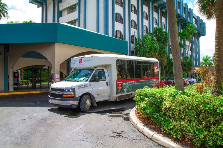 Hotel Clarion Inn & Suites Miami Airport