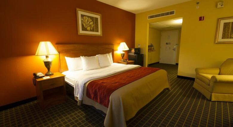 Hotel Clarion Inn & Suites Miami Airport