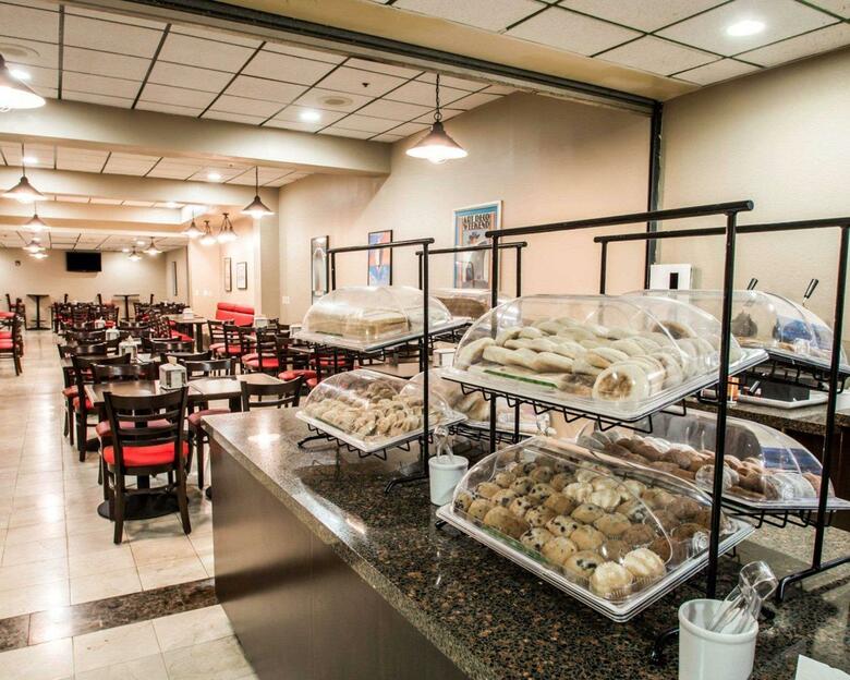Hotel Clarion Inn & Suites Miami Airport