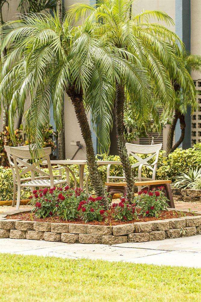 Hotel Clarion Inn & Suites Miami Airport