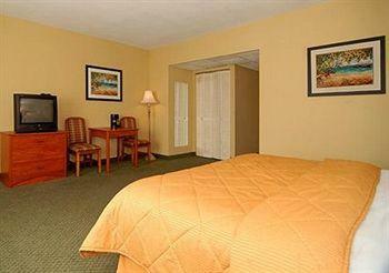 Hotel Clarion Inn & Suites Miami Airport
