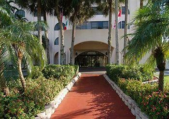 Hotel Clarion Inn & Suites Miami Airport
