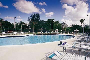 Hotel Clarion Inn & Suites Miami Airport
