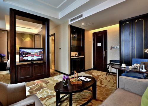 Yiwu Zhong Lian Kai Xin Hotel