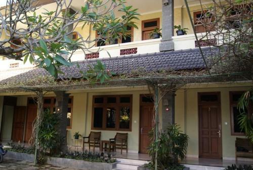 Hostal Puri Bunga Inn