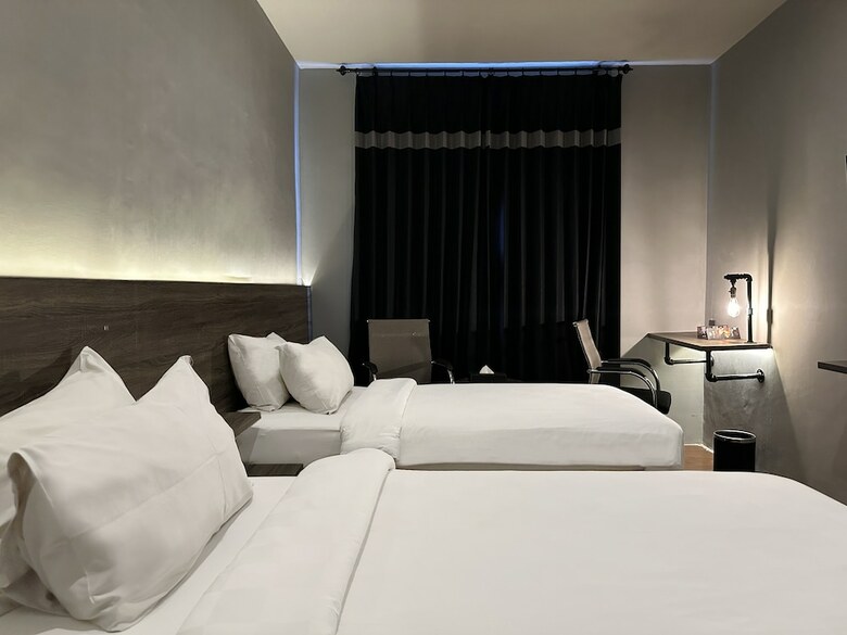 J Boutique Hotel