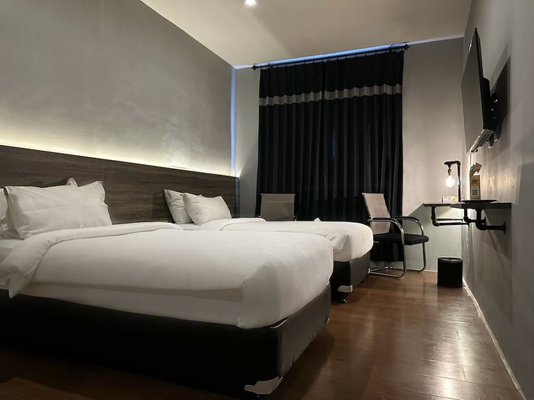 J Boutique Hotel