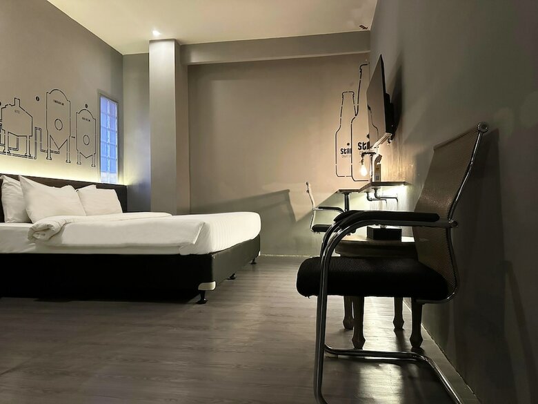 J Boutique Hotel