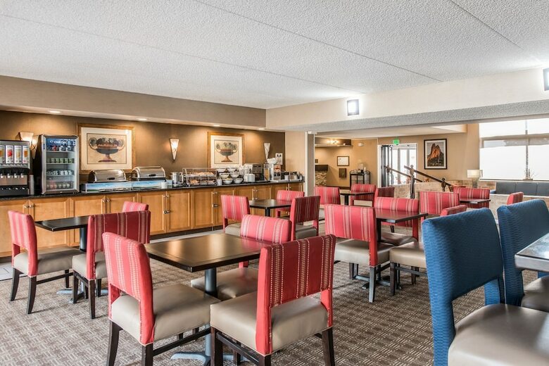 Hotel Comfort Inn & Suites