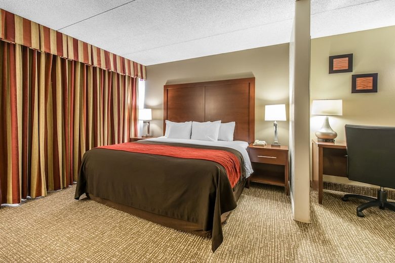 Hotel Comfort Inn & Suites