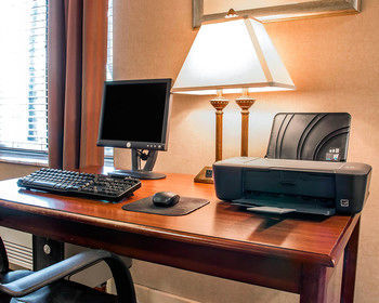 Hotel Comfort Inn (livonia)