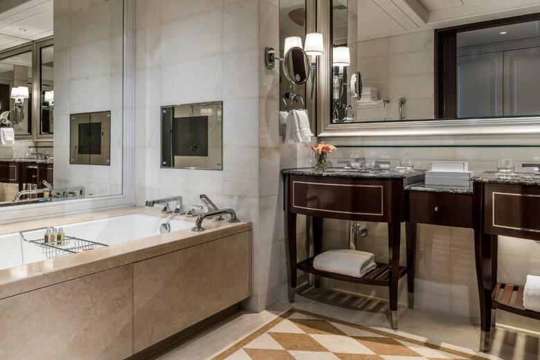 Four Seasons Hotel Macao, Cotai Strip
