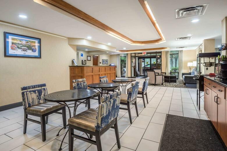 Hotel Comfort Inn West