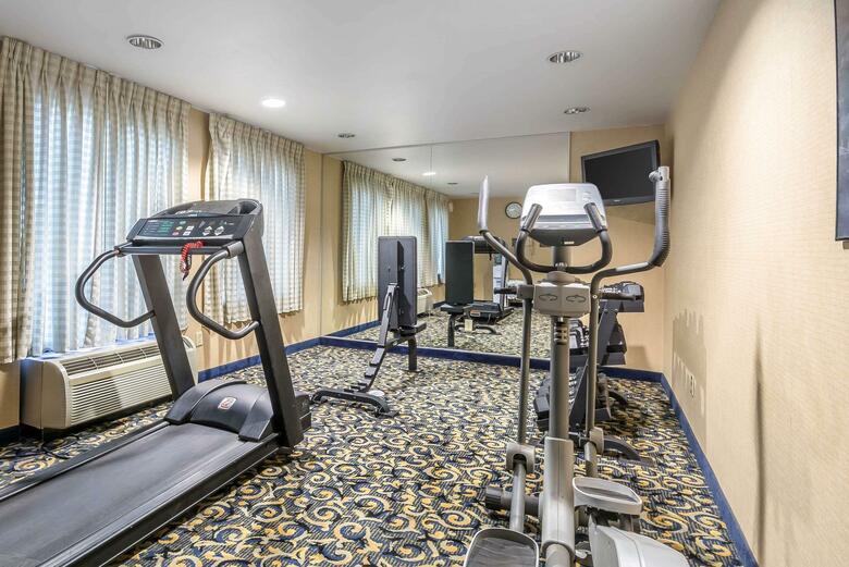 Hotel Comfort Inn West