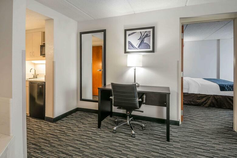 Hotel Comfort Inn West